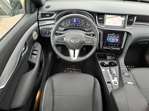 Certified 2025 INFINITI QX55 Essential image 11