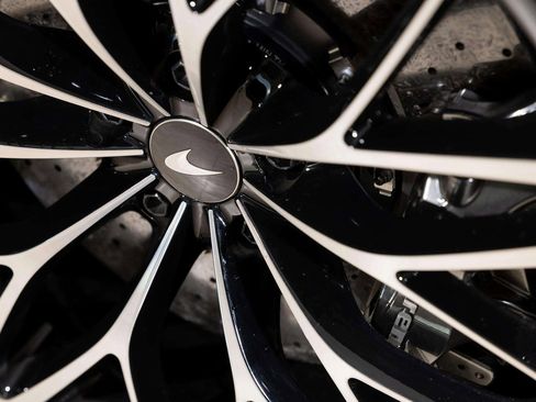 Used 2023 McLaren GT image 9