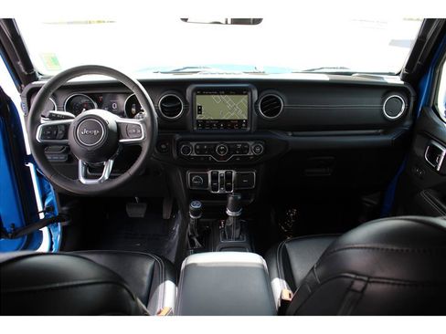 Used 2023 Jeep Wrangler Unlimited Sahara w/ Cold Weather Group AWD/4WD image 10