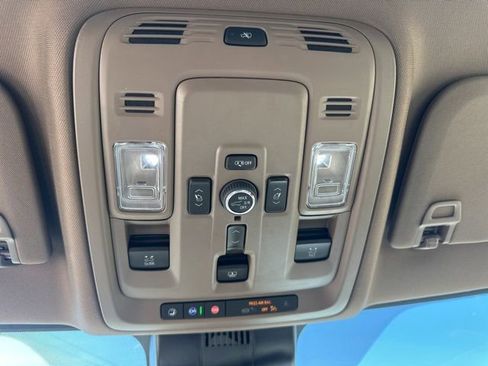 Used 2025 GMC Yukon Denali w/ Denali Reserve Package image 21