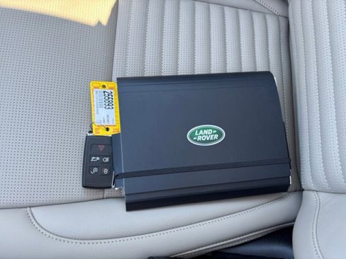 Used 2025 Land Rover Discovery Sport S image 22