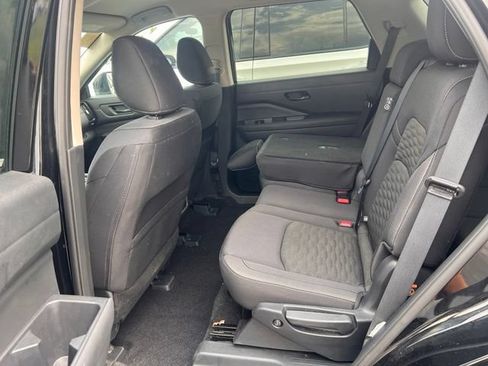 Used 2025 Nissan Pathfinder SV AWD/4WD image 10