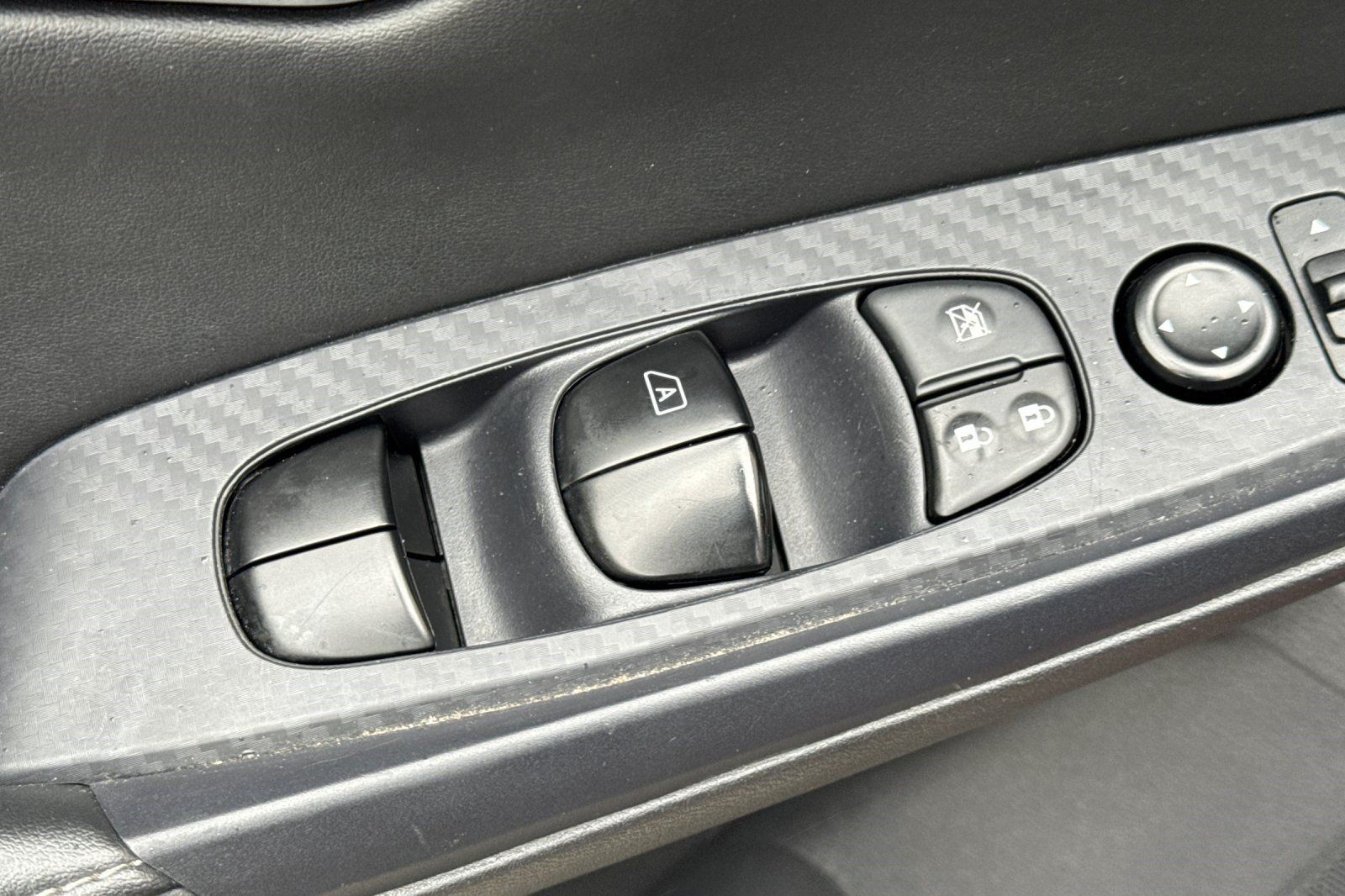 Used 2024 Nissan Sentra SV FWD image 13