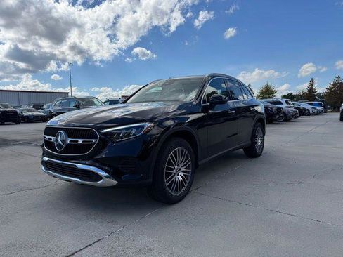 Certified 2025 Mercedes-Benz GLC 300 GLC 300 image 3