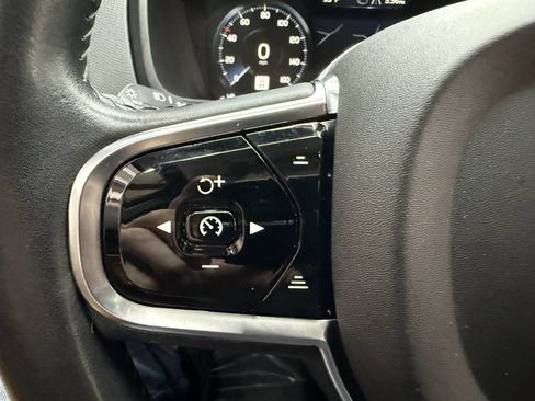 Used 2016 Volvo XC90 T6 Momentum w/ Momentum Plus Package image 22