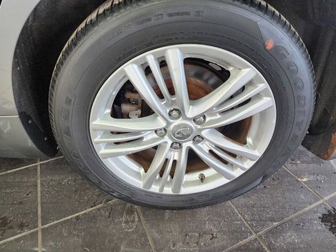 Used 2011 INFINITI G25 x w/ Moonroof Pkg image 30