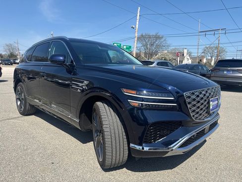 Used 2025 Genesis GV80 2.5T Prestige AWD/4WD image 2