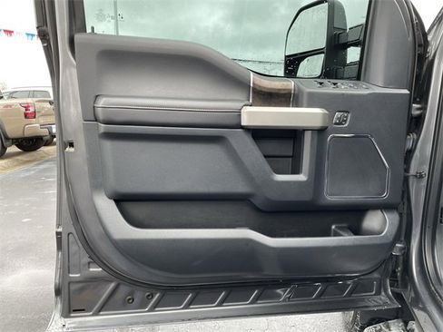 Used 2022 Ford F350 Lariat w/ Lariat Value Package image 10