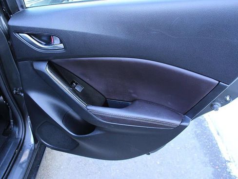 Used 2017 MAZDA MAZDA3 Touring image 17