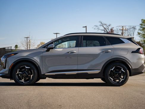 Used 2026 Kia Sportage EX w/ EX Panorama Roof Package image 4