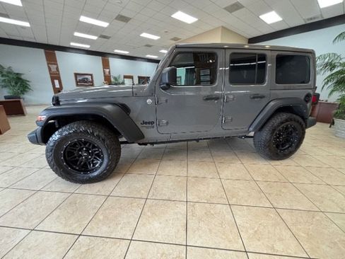 Used 2021 Jeep Wrangler Unlimited Sport w/ Sun And Sound Package AWD/4WD image 6