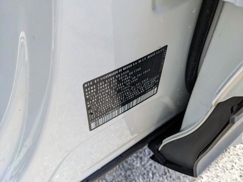 Used 2023 Volkswagen Tiguan SE image 41