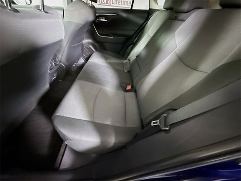 Certified 2022 Toyota RAV4 XLE image 28