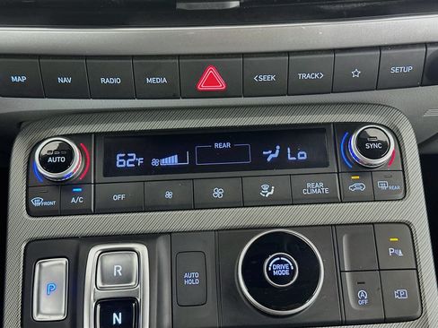 Used 2024 Hyundai Palisade SEL FWD image 24