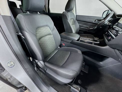 Used 2024 Nissan Pathfinder SV FWD image 35