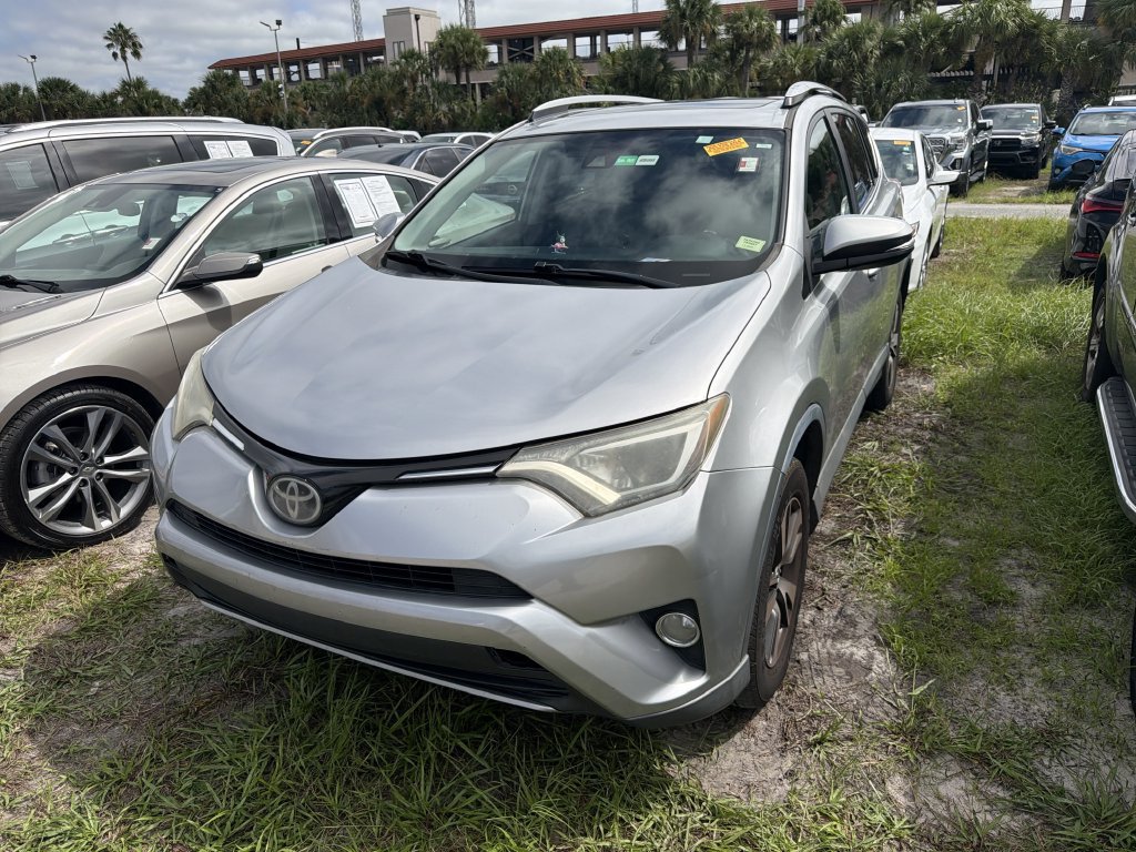 Used 2017 Toyota RAV4 XLE FWD image 4