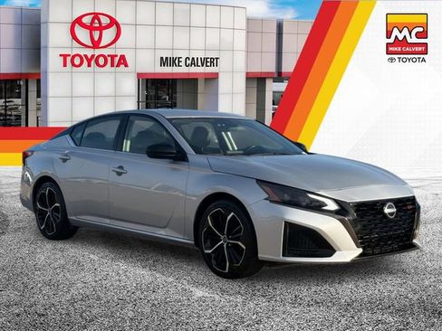 Used 2024 Nissan Altima 2.5 SR FWD image 7