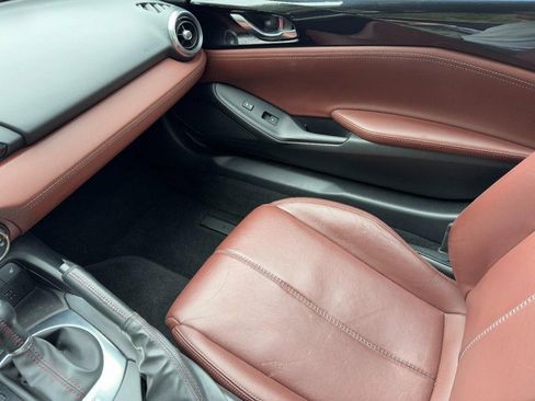 Used 2019 MAZDA MX-5 Miata Grand Touring image 15