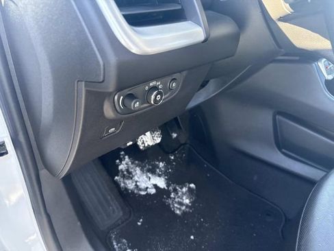 Used 2024 GMC Terrain SLT image 22