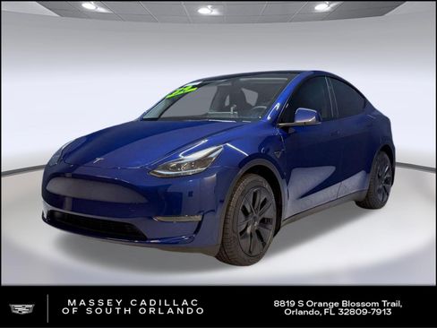 Used 2024 Tesla Model Y Long Range AWD/4WD image 1