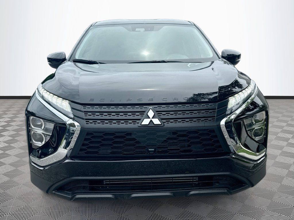 Used 2025 Mitsubishi Eclipse Cross LE AWD/4WD image 2