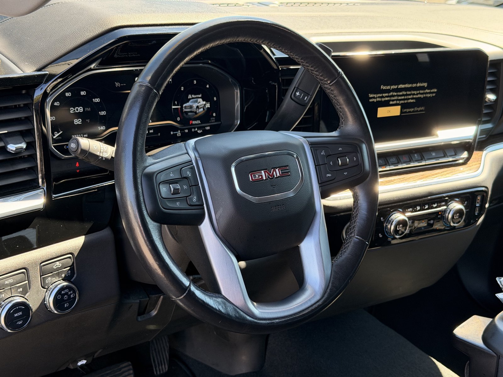 Used 2022 GMC Sierra 1500 Elevation w/ LPO, Elevation Black Package AWD/4WD image 17