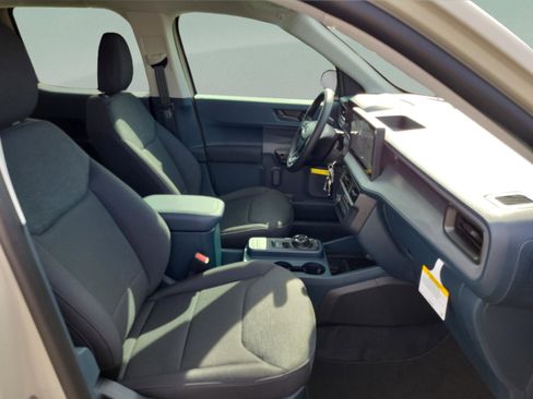 New 2025 Ford Maverick XL w/ Equipment Group 102A image 21