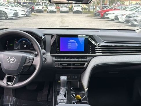 Used 2025 Toyota Camry LE w/ Convenience Package image 13