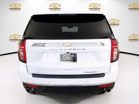 Used 2024 Chevrolet Suburban Premier image 6