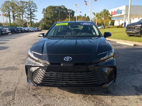 Used 2025 Toyota Camry LE image 9