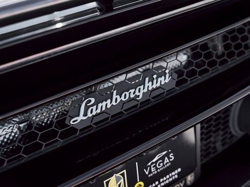 Used 2024 Lamborghini Huracan EVO image 13