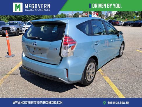 Used 2017 Toyota Prius V Three FWD image 5