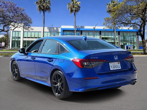 Used 2024 Honda Civic Sport image 3