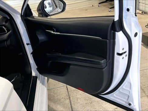 Used 2023 Toyota Camry SE image 25