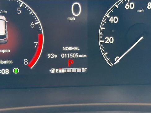 Used 2025 Honda Pilot Touring image 12