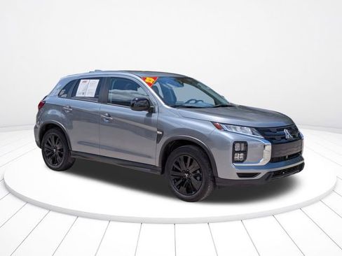 Used 2025 Mitsubishi Outlander Sport LE AWD/4WD image 2