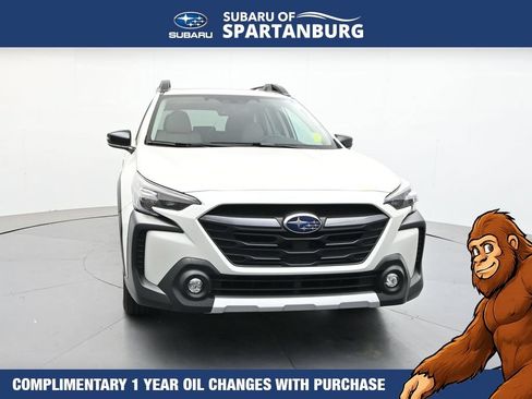 Certified 2025 Subaru Outback Limited AWD/4WD image 2