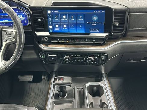 Used 2022 Chevrolet Silverado 1500 LT Trail Boss w/ LT Trail Boss Premium Package AWD/4WD image 11