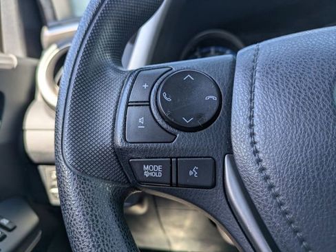 Used 2017 Toyota RAV4 LE FWD image 24