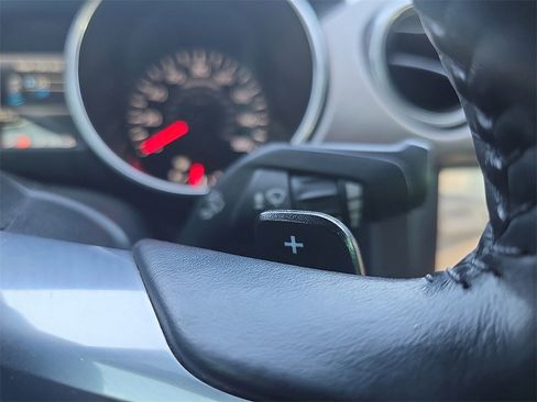 Used 2021 Ford Mustang Premium image 9