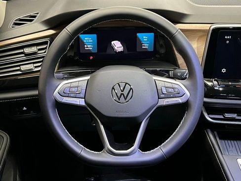 New 2026 Volkswagen Atlas SE image 9