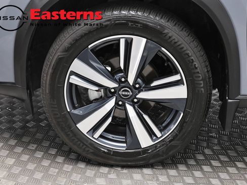 Used 2024 Nissan Rogue SL AWD/4WD image 32