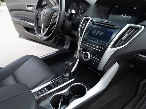 Used 2018 Acura TLX FWD image 20
