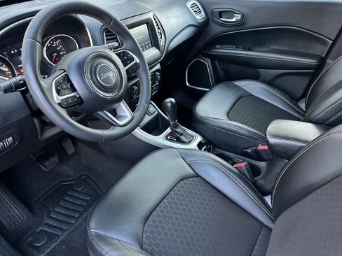 Used 2021 Jeep Compass Latitude image 10