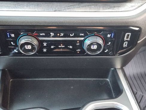 Used 2024 Chevrolet Silverado 1500 LTZ AWD/4WD image 21