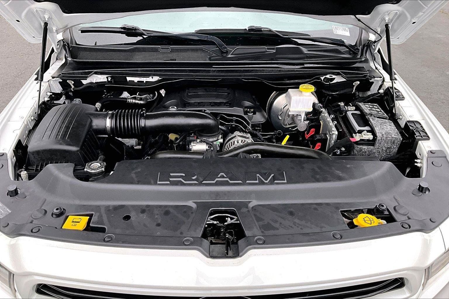 Used 2020 RAM 1500 Laramie w/ Sport Appearance Package AWD/4WD image 32