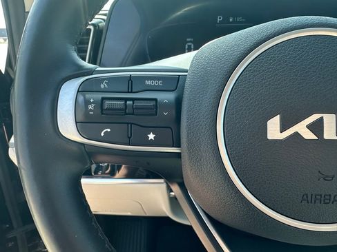 Used 2023 Kia Sportage EX image 18
