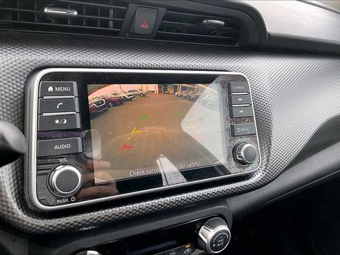 Used 2020 Nissan Kicks SV image 11