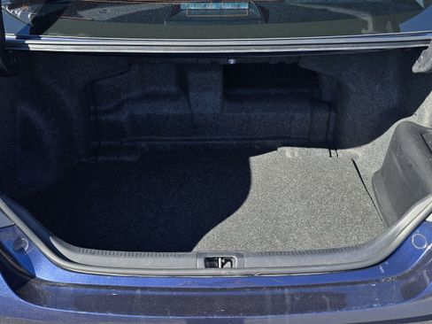 Used 2015 Toyota Camry Hybrid image 5