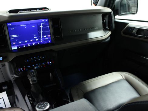 Used 2024 Ford Bronco Wildtrak image 19